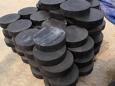 白城板式橡胶支座由若干层橡胶片与薄钢板经加压硫化